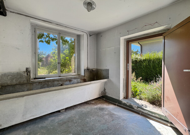 Spacious 7-Rooms Apartment with 151m² Living Area in Prime Location for 1.29M CHF