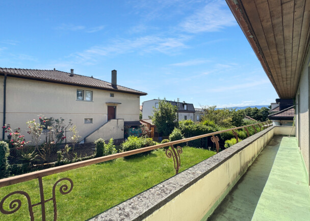 Spacious 7-Rooms Apartment with 151m² Living Area in Prime Location for 1.29M CHF