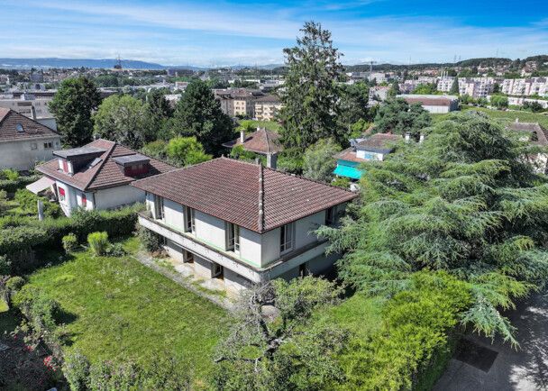 Spacious 7-Rooms Apartment with 151m² Living Area in Prime Location for 1.29M CHF